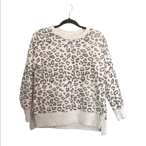 GreenTea Small Gray Leopard Animal Print Split Hem Pullover Casual Sweater - Picture 9 of 9